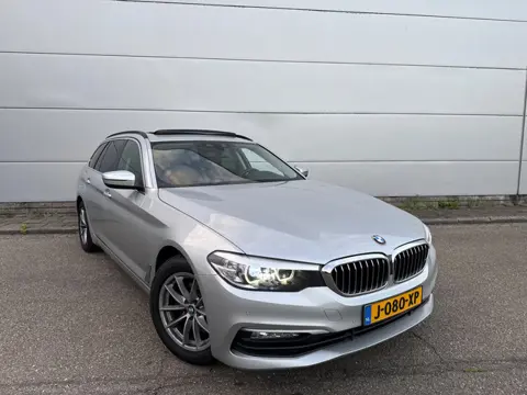 BMW 5-serie Touring 520d High Executive (bj 2017) PANO|XENON|CAMERA|LEER|