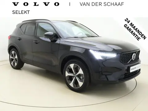 Volvo XC40 B3 177pk Plus Dark / Elektrische verstelbare stoelen / 360 graden camera / Harman kardon 