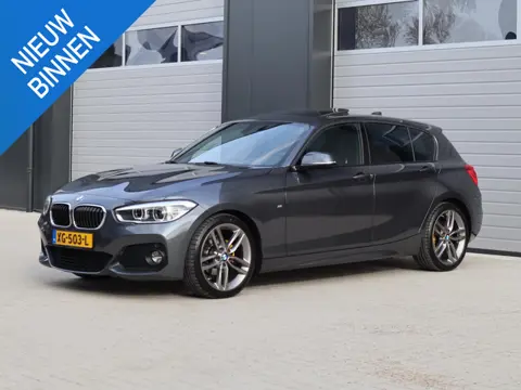 BMW 1 Serie 118i | M Sportpakket | Pano | Trekhaak | Orig. NL!