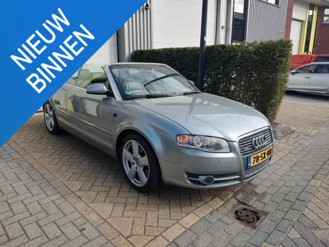 Audi A4 Cabriolet 3.2 FSI quattro Pro Line Trekhaak nieuwe apk