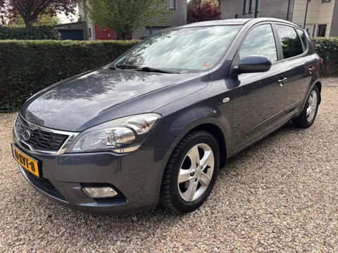 Kia cee'd 1.4 CVVT Seven