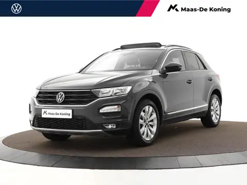 Volkswagen T-Roc 1.5 TSI 150pk Sport DSG · Panoramadak · Afneembare Trekhaak · Stoelverwarming · Nav