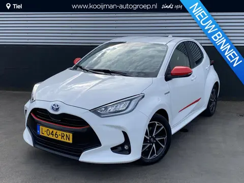 Toyota Yaris 1.5 Hybrid Dynamic Navigatie, Smart Key, LMV, NL-auto, Achteruitrijcamera, Adaptieve cr