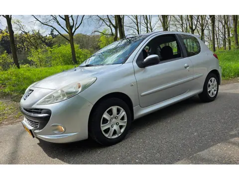 Peugeot 206 + 1.4 - Airco - NL Auto - 2e Eigenaar -