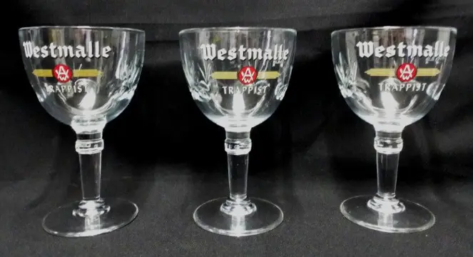 3 Westmalle bokaalbierglazen,0.33 l tapmaat,zgan,reliefdeco