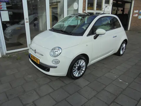 Fiat 500 1.2 Lounge Panormadak schuifdak, Navigatie, AIrco, Bluetooth, Audiosysteem, Boordcomputer, 