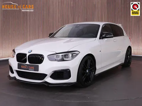BMW 1-serie M140i 340pk High Executive |Custom sportuitlaat|Maxton|Apple Carplay|Comfort Access|stoe