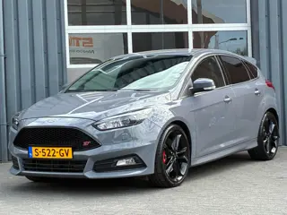 Ford Focus 2.0 ST Navigatie, Camera, Climate control, Leder, Goed onderhouden!