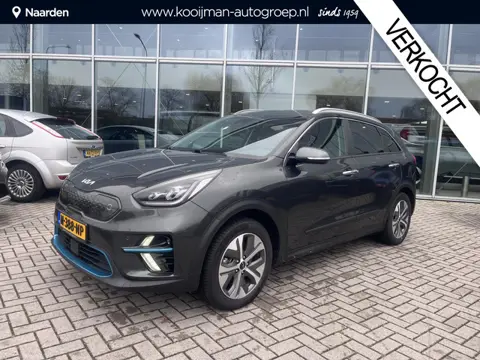 Kia e-Niro ExecutiveLine 64 kWh Schuifkanteldak|Camera| stoel en stuurverwarming|Trekhaak|JBL|Cruise