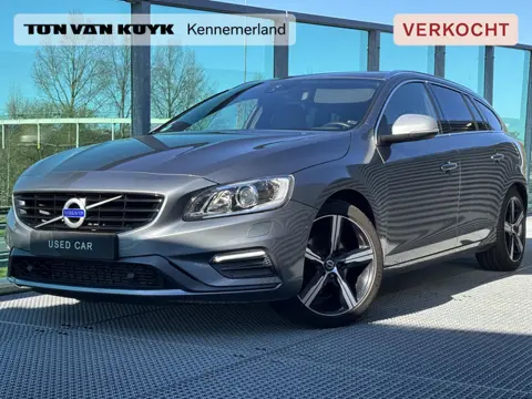 Volvo V60 2.0 T4 Business Sport / Trekhaak / Pano. dak / Standkachel / Leder / 190 PK / Stoelverwarm