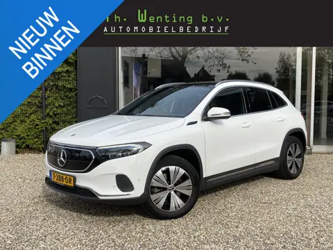 Mercedes-Benz EQA 300 4MATIC AMG Line 67 kWh | Panoramadak | Stoelverwarming | 1800kg Trekgewicht | 