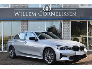 BMW 3-serie 330e High Executive Aut. Leder Navi Carplay Stoelverwarming HiFi