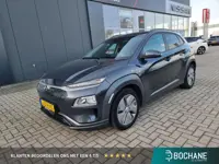 Hyundai Kona EV Fashion 64 kWh | SoH 96,1% | Stoelverwarming | Navigatie | Achteruitrijcamera |