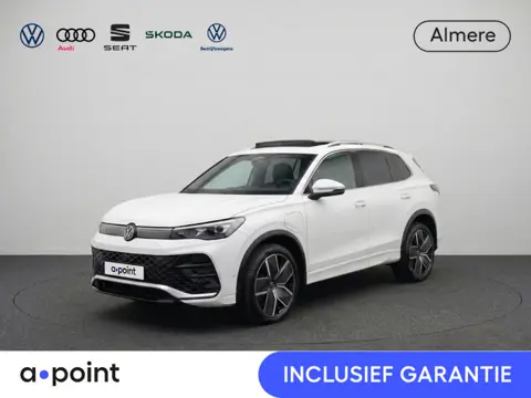 Volkswagen Tiguan 1.5 eHybrid R-Line Edition 272PK | Panorama dak | Sfeerverlichting | Leder | Massa