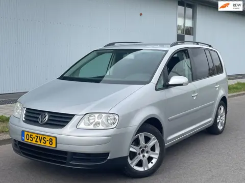 Volkswagen Touran 2.0-16V FSI 7 Zitter Distributie vervangen