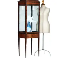 Vierkante Hepplewhite vitrine met  glas rondom en een unieke "show lade"