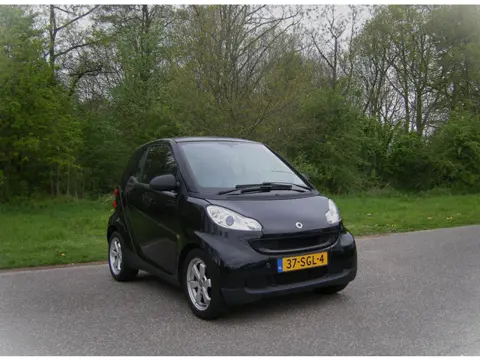 Smart Fortwo coupé 1.0 mhd Pure . AUTOMAAT . Airco . Glazen dak . LMV . enz