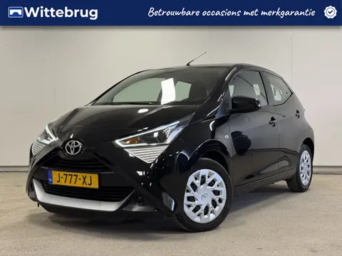 Toyota Aygo 1.0 VVT-i x-play Apple Carplay/Android Auto | Achteruitrijcamera!