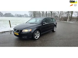 Volvo V50 2.4 Edition II | automaat | nieuwe apk | airco | cruise | angel eyes | pdc | rijd super !