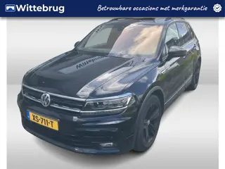 Volkswagen Tiguan 1.5 TSI ACT Highline Business R / R-line/ Panodak / Navi / Carplay /Trekhaak