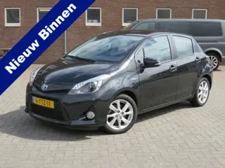Toyota Yaris 1.5 Full Hybrid Dynamic Automaat * Rijklaarprijs incl. garantie * Cruise control * Came