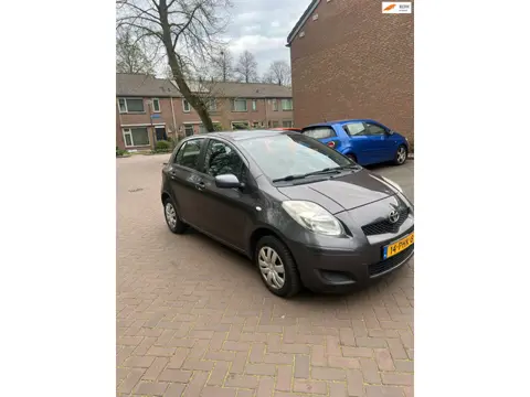 Toyota Yaris 1.0 VVTi Acces