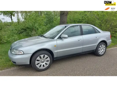 Audi A4 Limousine 1.6 Ambiente