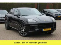 Porsche Cayenne Coupé 3.0 E-Hybrid / Panoramadak / Camera / Luchtvering / Laser LED / Sportuitlaat /