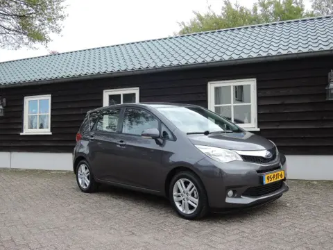 SUBARU TREZIA 1.3 LUXURY