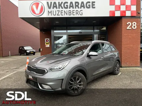 Kia Niro 1.6 GDi PHEV DynamicPlusLine // ADAPT. CRUISE // HALF LEDER // DODEHOEK // CAMERA // NAVI+C