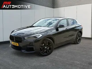 BMW X2 sDrive 18i Executive - Stoelverwarming, Trekhaak, PDC, Navi