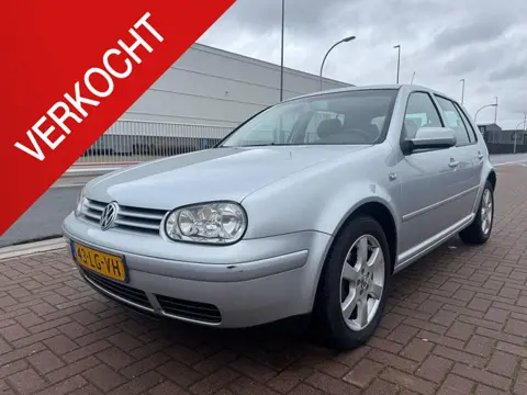 Volkswagen Golf 1.6-16V