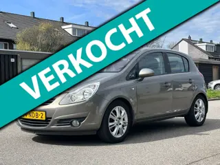 Opel Corsa 1.4-16V Cosmo 1e Eigenaar*Cruise*Clima*Trekhaak*NAP*Parkeersensoren*Half leder*LM velgen*