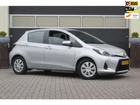 Toyota Yaris 1.5 Full Hybrid Aspiration Trekhaak Camera