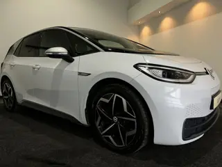 Volkswagen ID.3 First Plus 58 kWh Matrix LED | Verw. voorstoelen | Navi | ACC