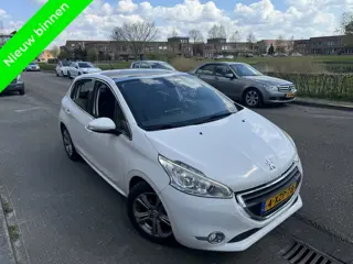 Peugeot 208 1.6 e-HDi Allure Pano Clima Sensor Full Netjes