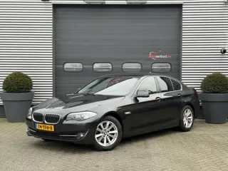 BMW 5-serie 520d High Executive | Navigatie | Xenon | Lichtmetalen Velgen | Trekhaak |
