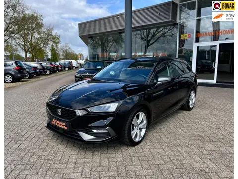 Seat Leon Sportstourer 1.5 eTSI FR Business Intense, Electrische Trekhaak, Carplay