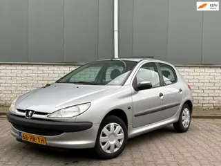 Peugeot 206 1.4 XT-Automaat-Dakje-NWE distributieriem,beurt en APK