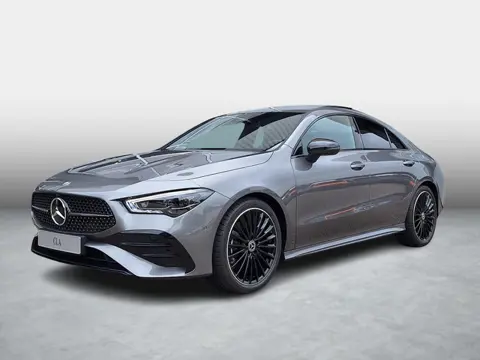 Mercedes-Benz CLA-klasse 200 AMG Line | Premium Pakket | Night Pakket | Winter Pakket | Panoramadak 