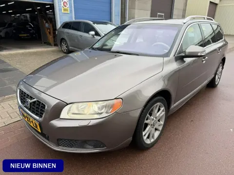 Volvo V70 3.2 Summum Automaat 2007 LEDER, Schuifdak, 17" LMV Dikke uitvoering met alle boekjes en de