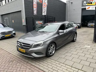 Mercedes-Benz A-klasse 180 Edition Navigatie 4U3 Airco PDC NAP APK