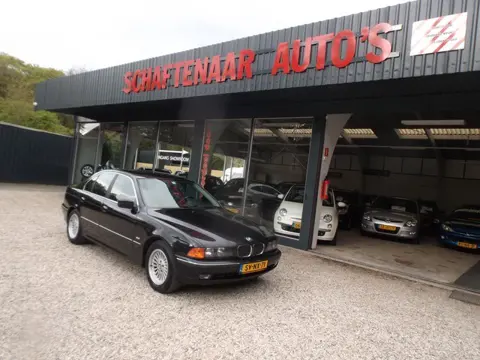 BMW 5 Serie 528i Executive super mooi en goed onderhouden apk 08-11-2026