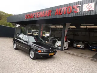 BMW 5 Serie 528i Executive super mooi en goed onderhouden apk 08-11-2026