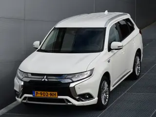 Mitsubishi Outlander PHEV 2.4 INTENSE 4WD | PLUG IN HYBRID | HOGE ZIT | LDW | PDC | CAMERA | CLIMATE