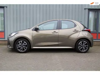 Toyota Yaris 1.5 Hybrid Dynamic 9000 kms eerste eigenaar nieuw staat dealer onderhouden