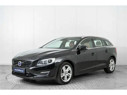 Volvo V60 2.4 D6 AWD Plug-In Hybrid Summum (bj 2014)