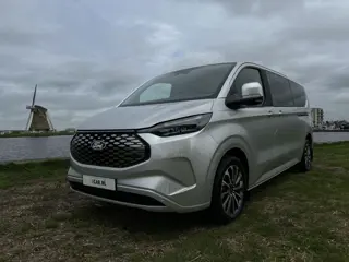 Ford E-Tourneo Custom 340 L2H1 Titanium X 65 kWh 218pk | Leer | 8-zits | B&O | 2x electr. schuifdeur