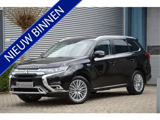 Mitsubishi Outlander 2.4 PHEV Instyle LED | CAMERA | CAR PLAY | STOELVERWARMING