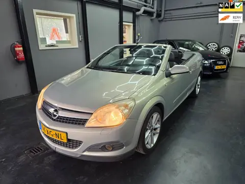 Opel Astra TwinTop 1.8 Cosmo